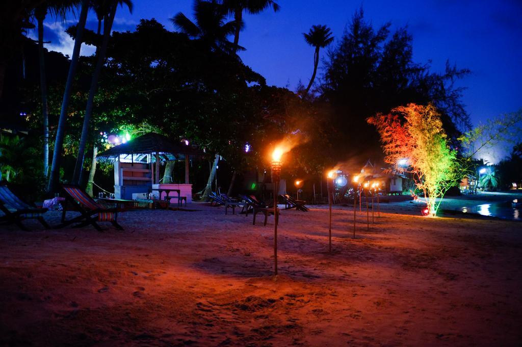 Thaniza Beachfront Resort Haad Rin Exterior foto
